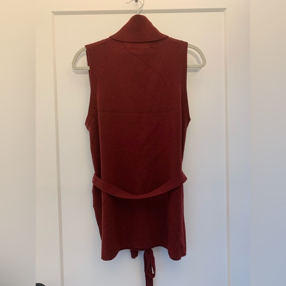 Anthropologie Deep wine sleeveless turtleneck - Picture 3 of 4